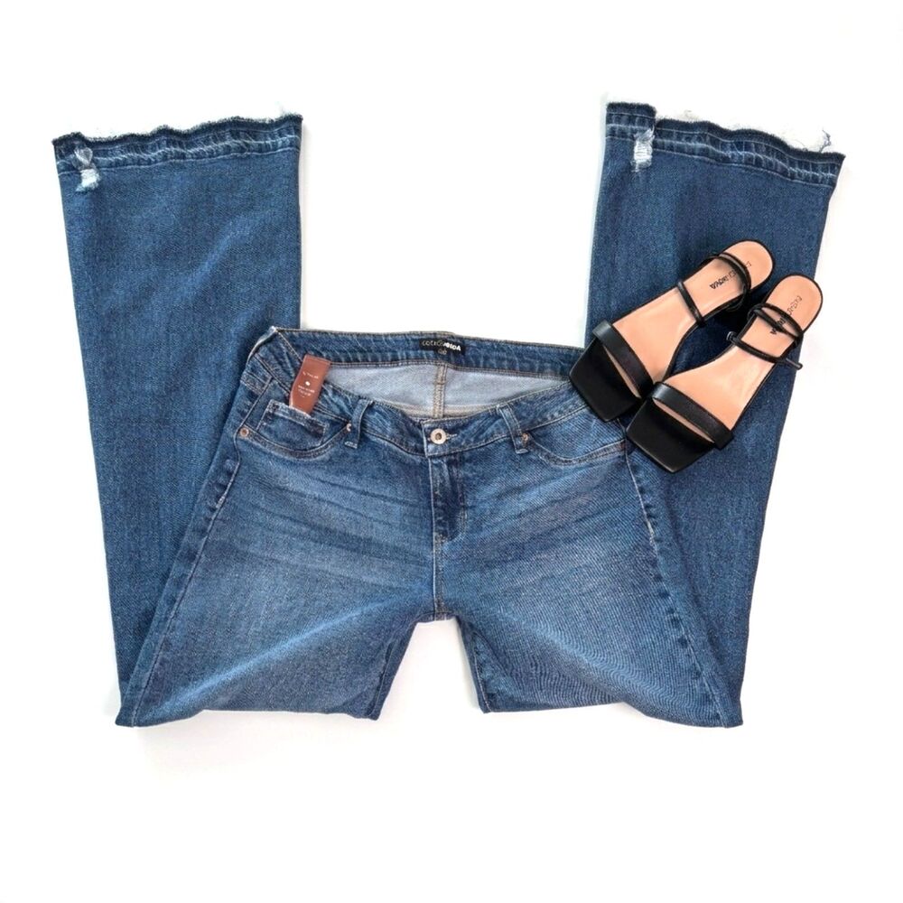 Fashion Nova Blue Distressed Bell Bottom Flare Demin Y2K Grunge Indie Sleaze